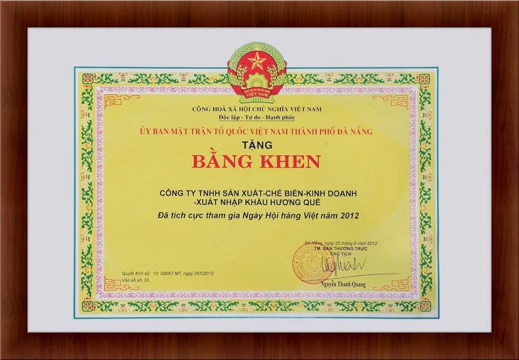 bang-khen-da-tich-cuc-tham-gia-ngay-hoi-hang-viet-nam-2012
